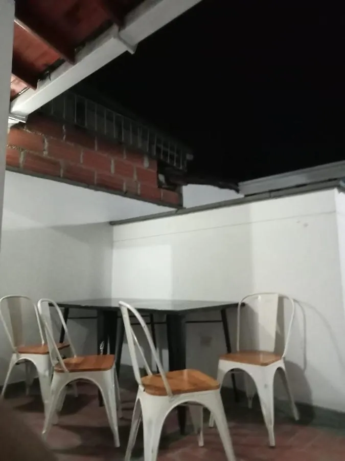מדיין Habitaciones Laureles Los Colores, Estadio בית אירוח